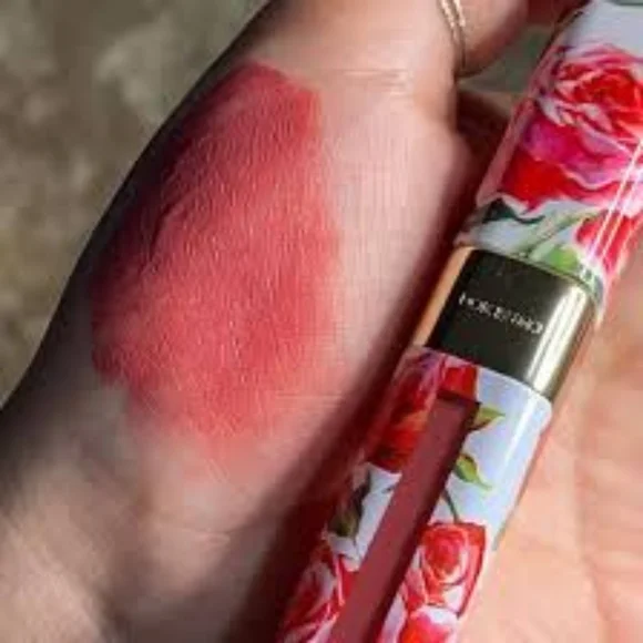 Dolce & Gabbana Dolcissimo Matte Liquid Lip Colour - ROSEBUD (VIVID ROSE PINK) - Picture 3 of 14